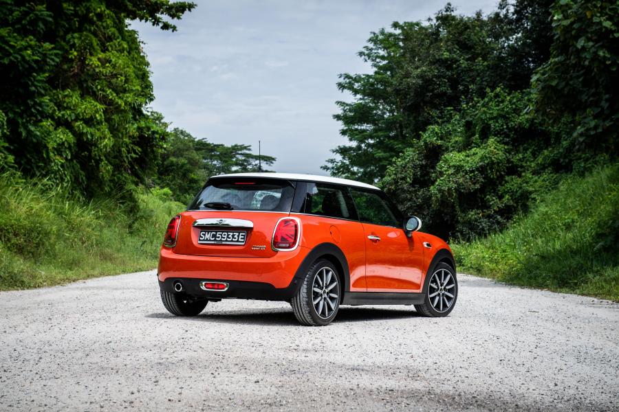  Mini Cooper (F56) 2018 года  (SG) (фото 16 из 18)